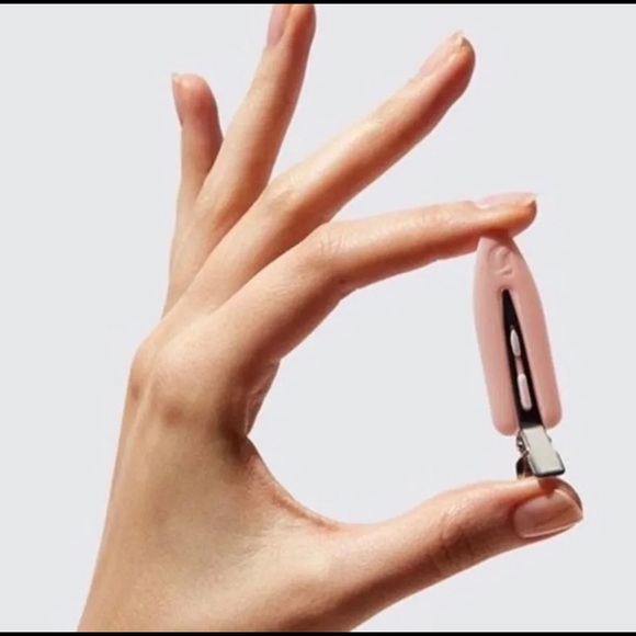 NWT HTF Glossier Pink Hair Clips - Picture 2 of 5